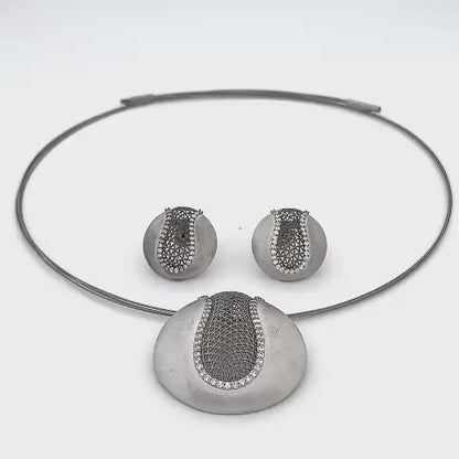 pendant P-151